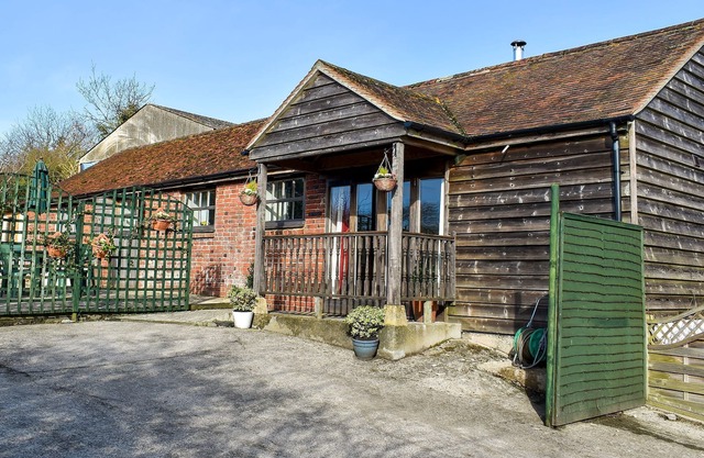 3 bedroom accommodation in Okeford Fitzpaine