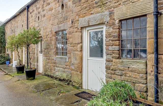 3 bedroom accommodation in Barlow, near Dronfield