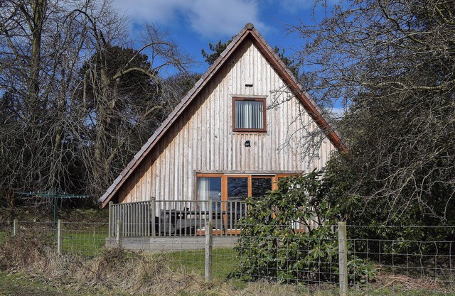 3 bedroom accommodation in Oakley, near Dunfermline