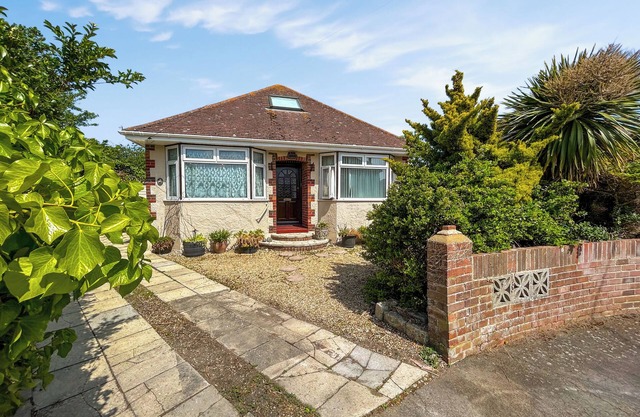 3 bedroom accommodation in Weymouth