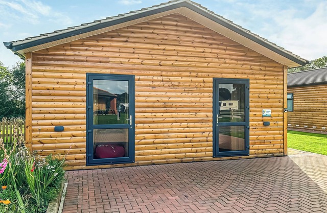 3 bedroom accommodation in Flaxton