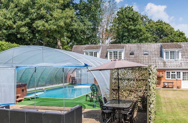 3 bedroom accommodation in Witton, near Brundall