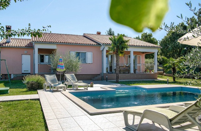 3 bedroom amazing home in Breg Ivanovci