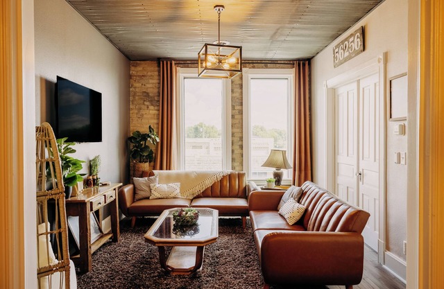 3-bedroom apartment downtown Madison