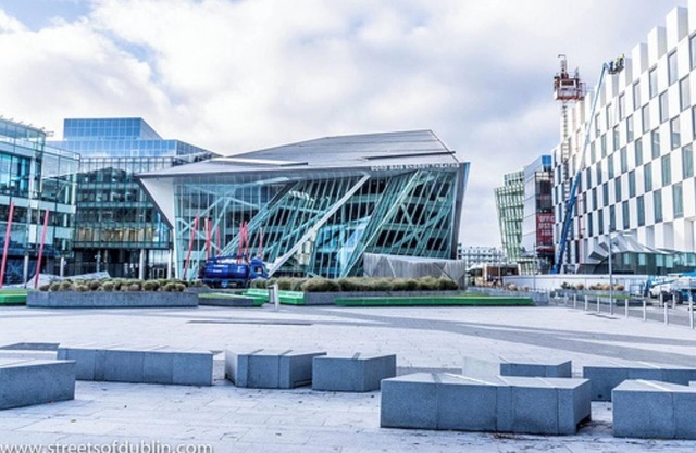 3 Bedroom Apartment In the heart of Docklands