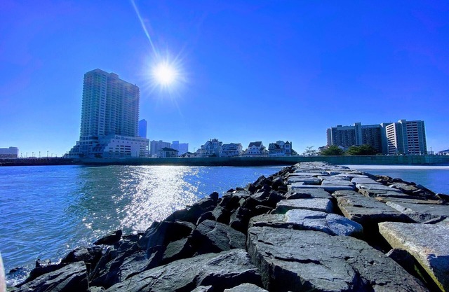 3 bedroom Atlantic City House Steps from Boardwalk, beach, shopping , nightlife.