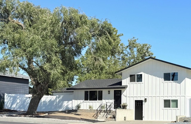 3-bedroom, Beautifully Remodeled, Large Fenced Yard