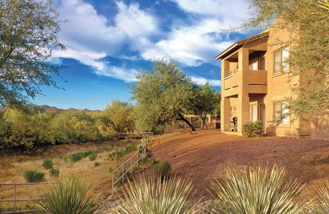 3 Bedroom Condo, Kitchen, Sleeps 8, in Oro Valley, at Rancho Vistoso Resort!