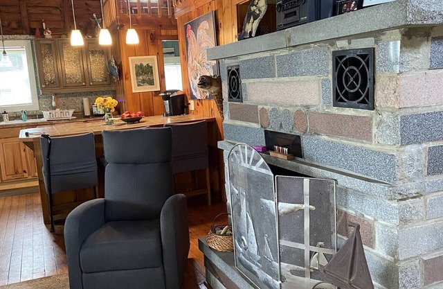 3-bedroom cottage just 10 minutes from Burlington