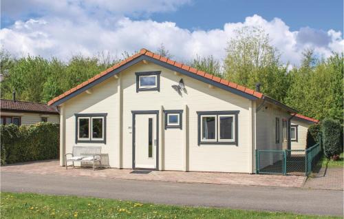 3 Bedroom Cozy Home In Sint-Annaland