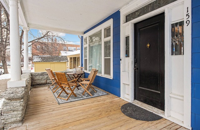 3-bedroom historic home walking distance Downtown & Xcel center 12 min to MSP