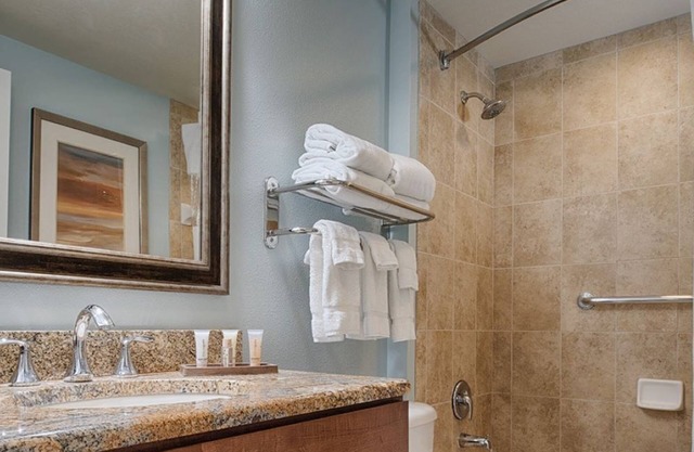 3-bedroom hotel in peaceful National Harbor.