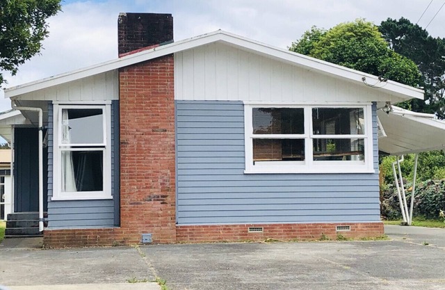 3-Bedroom House - 30 Laurel St