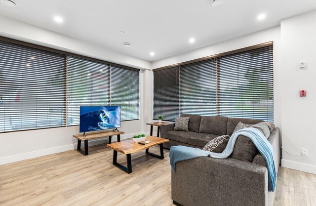 3-bedroom house Daily/Monthly Rates Available