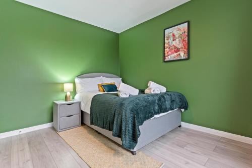 3 bedroom House for Contractors,Workers,Relocation,Insurance,Family, Free Parking, Dover