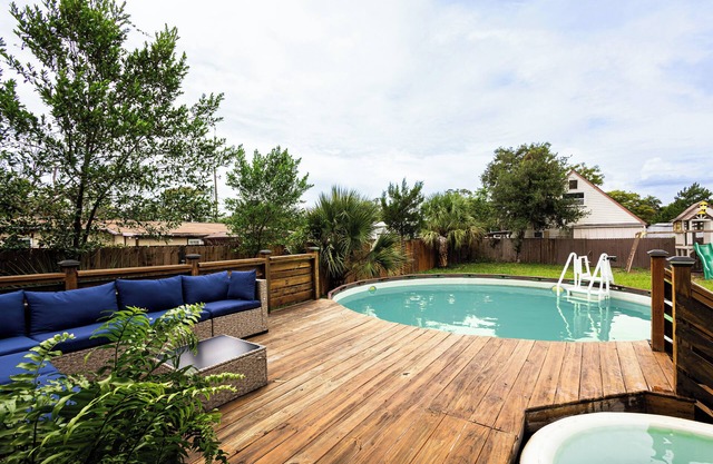 3-bedroom house in amazing Jacksonville with Pool and Jacuzzi