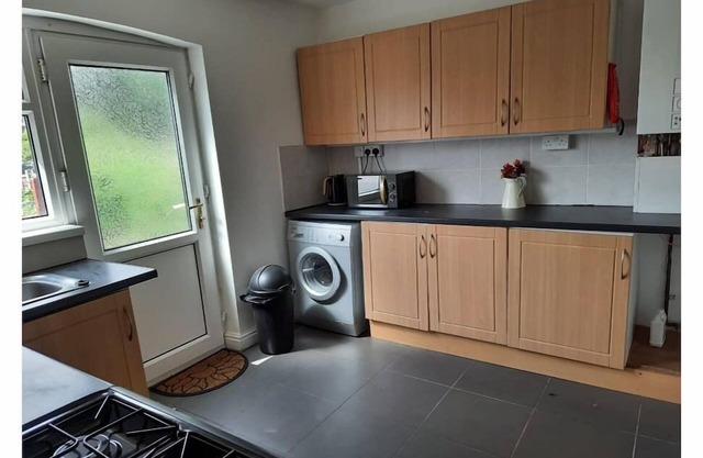 3 bedroom house located in Neston grove