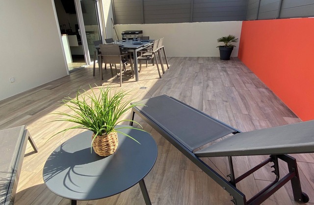 3 bedroom house near downtown La Rochelle