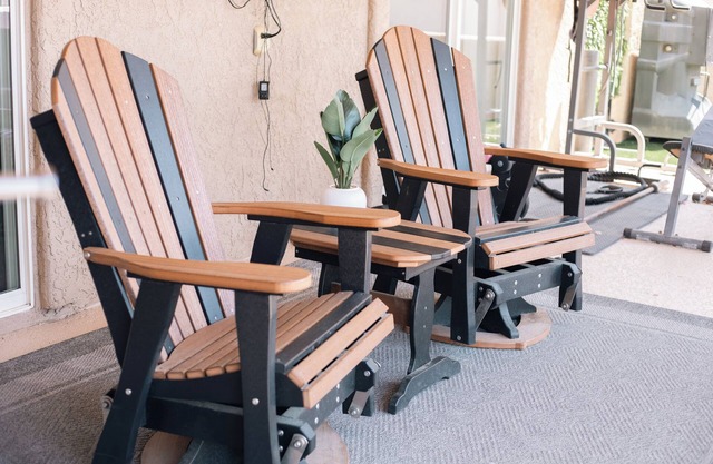 3-bedroom house in delightful Lake Havasu City, pool, sauna, Backyard resort.