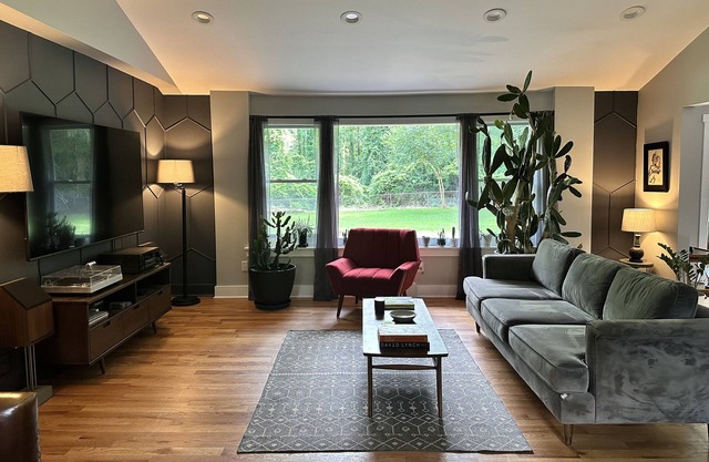 3-bedroom Mid-Century Modern home in lovely Decatur