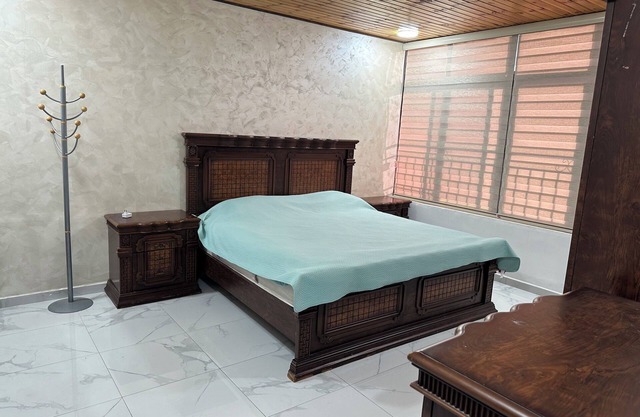 3-bedroom rooftop air conditioned apartment in Amman, Jubaiha, Jordan highway