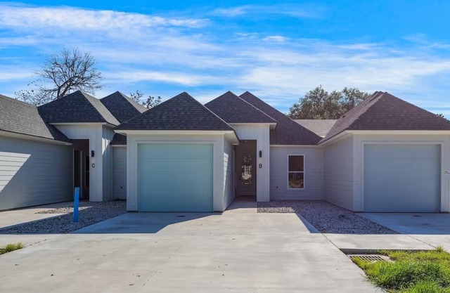 3-bedroom townhome in the Hart of Broussard