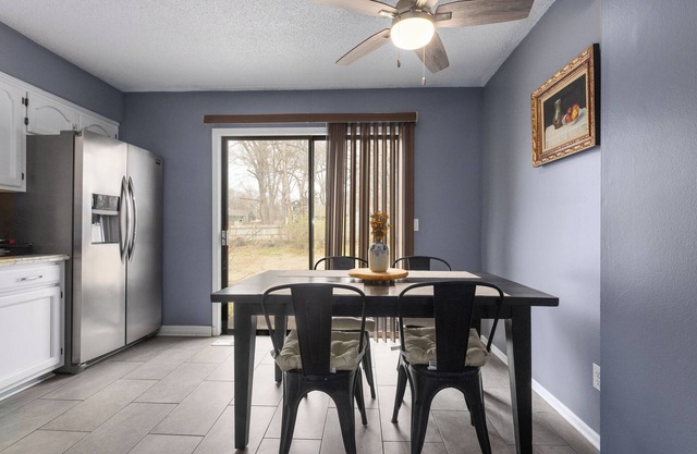 3-bedroom townhome in charming Kansas City with WiFi, AC