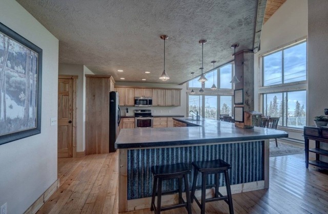 3 Bedrooms Chalet In Lead