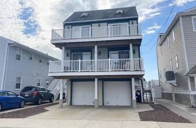 3 br. townhouse is located on the lagoon with a great boat slip!