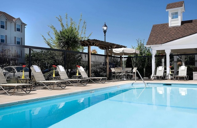 3 Comfortable Units: Near Renton Hotspots, Airport Shuttle, Outdoor Pool!