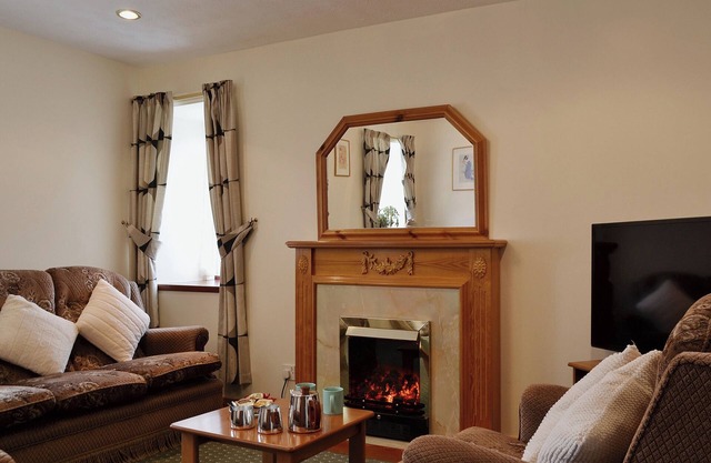 3 bedroom accommodation in Cairneyhill near Dunfermline