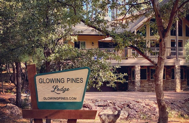 3 Level Dream Lodge +AMENITIES+ Hot Tub, Theater, Arcade, Pool Table, GENERATOR