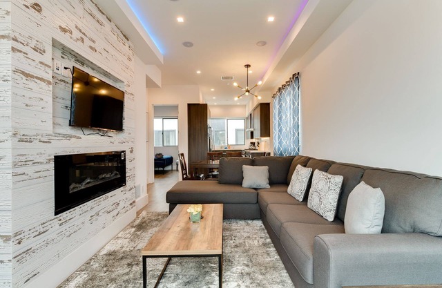 3 Luxury Modern Homes 12 bedrooms & Rooftop Decks