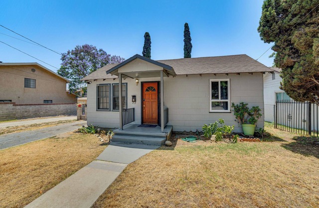 3 Mi to Airport: Pet-Friendly Home in Ontario Home