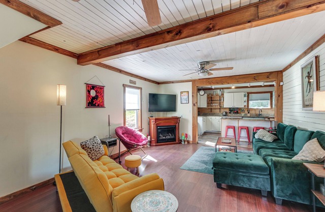 3 Mi to Blackwater Falls: Peaceful Retreat w/Deck