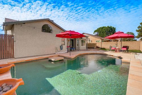 3 Mi to Dtwn Home with Heated Pool in Gilbert