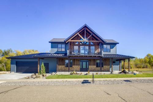 3 Mi to Dtwn Red Lodge Mtn-View Home with Hot Tub