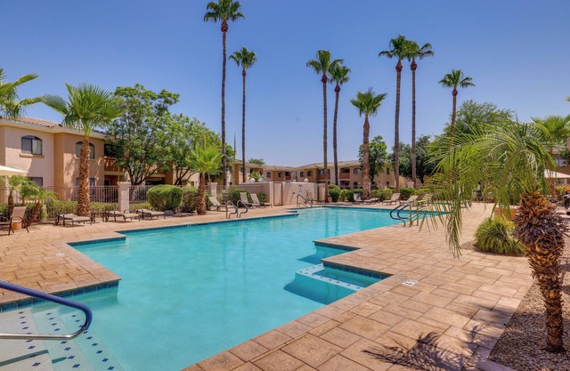 3 Mi to State Farm Stadium: Condo w/Balcony!