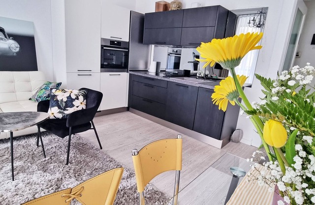3 min. to the bars and restaurants and nearby greeny Viale XX Settembre.