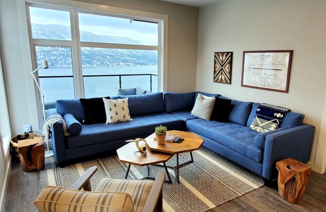 3 Month Kelowna Okanagan Lakeview Three Bedroom Townhouse for Weekly Rental