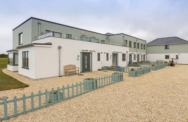 3 OCEAN REACH, pet friendly, with a garden in Bolberry