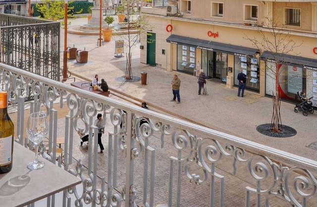 3 pièces avec balcon, vue sur le Vieux Port A2B022