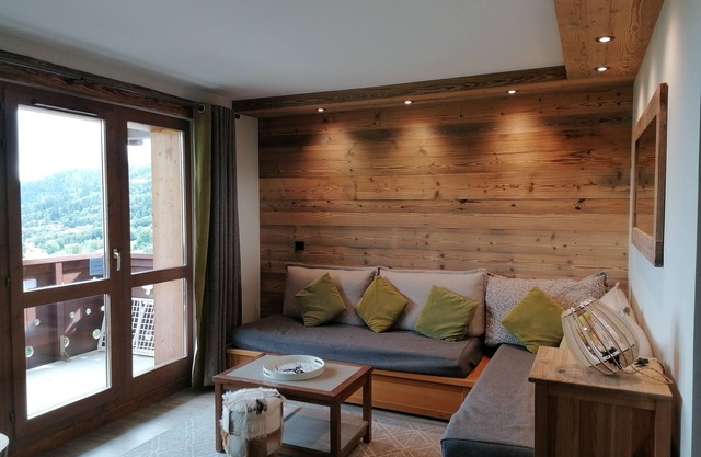 3-room cosy mountain apartment, 3 stars at the foot of the slopes with magnificent valley view
