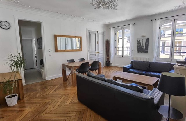 3 ROOMS 4*, IN THE HEART OF THE HISTORIC DISTRICT OF VERSAILLES