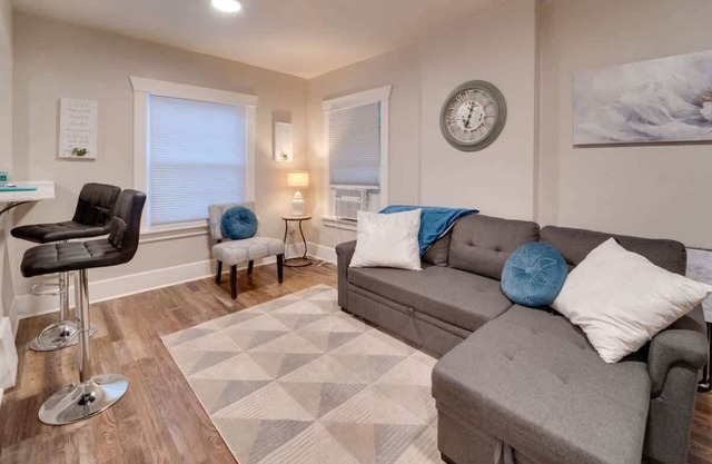 #3 The Cozy Corner Suite @ The Garland Suites