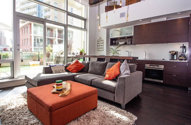 30 Day Min/Downtown/Wifi/Self Check-In/Secure Parking/Outdoor Space/CDC cleaning