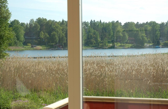30 meters to the bay. Sea view. Boat with motor + Canoe.