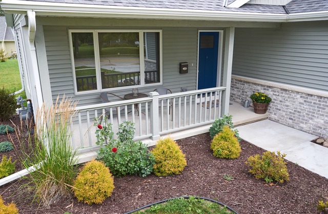 30 minutes from Lambeau & steps from Lake Michigan! 2 beauties in one!