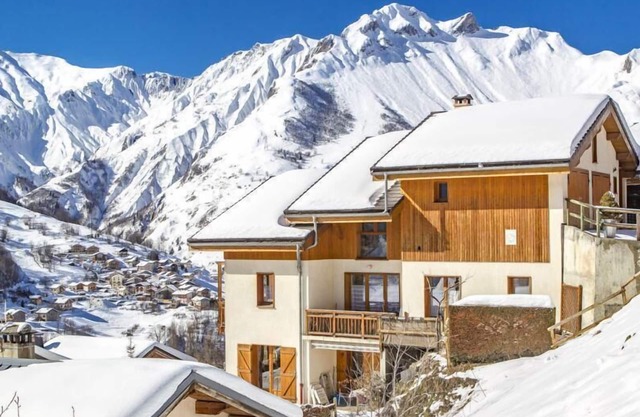 300m from ski slopes, sauna, balcony, parking, tv, ski locker, 65m², Saint Martin de Belleville