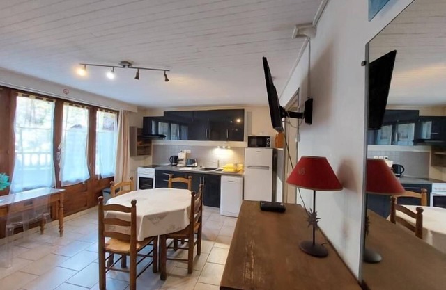 300m from ski lifts, 1st floor, terrace, tv, 35m², Brides Les Bains